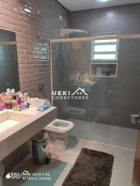 Casa com 3 quartos à venda, 450m2 em Califórnia, Londrina - PR - imagem 5 Foto 5 de Casa com 3 quartos à venda, 450m2 em Califórnia, Londrina - PR