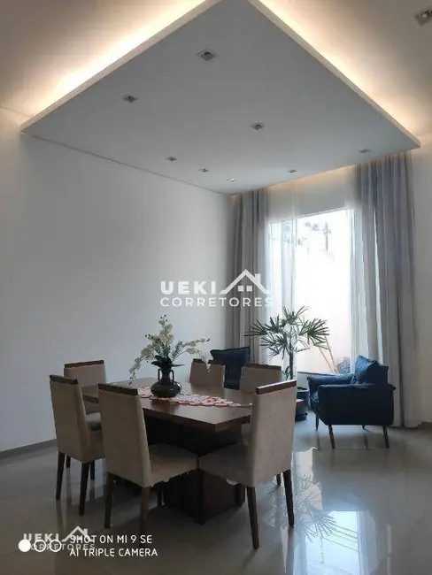 Casa com 3 quartos à venda, 450m2 em Califórnia, Londrina - PR - imagem 6 Foto 6 de Casa com 3 quartos à venda, 450m2 em Califórnia, Londrina - PR