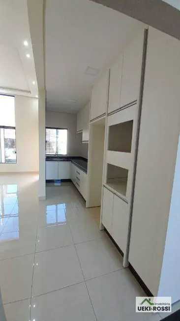 Casa com 3 quartos à venda, 125m2 em Loteamento Chamonix, Londrina - PR - imagem 4 Foto 4 de Casa com 3 quartos à venda, 125m2 em Loteamento Chamonix, Londrina - PR