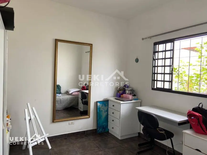 Casa com 2 quartos à venda, 250m2 em Tarobá, Londrina - PR - imagem 6 Foto 6 de Casa com 2 quartos à venda, 250m2 em Tarobá, Londrina - PR