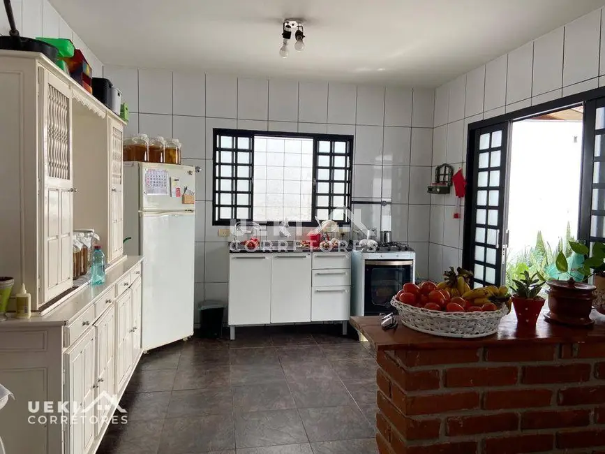 Casa com 2 quartos à venda, 250m2 em Tarobá, Londrina - PR - imagem 4 Foto 4 de Casa com 2 quartos à venda, 250m2 em Tarobá, Londrina - PR