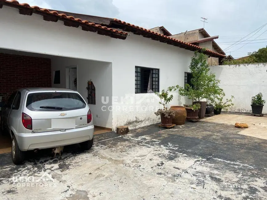 Casa com 2 quartos à venda, 250m2 em Tarobá, Londrina - PR - imagem 2 Foto 2 de Casa com 2 quartos à venda, 250m2 em Tarobá, Londrina - PR