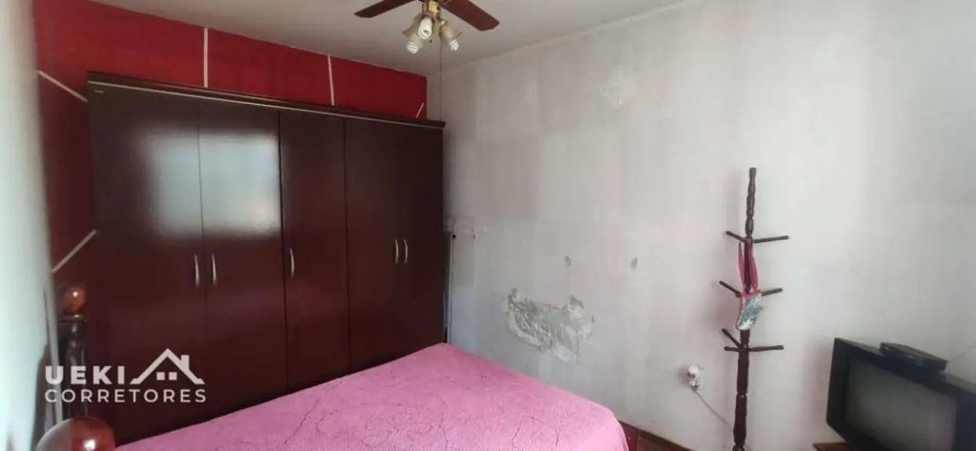 Casa com 3 quartos à venda, 200m2 em Conjunto Habitacional Maria Cecília Serrano de Oliveira, Londrina - PR - imagem 3 Foto 3 de Casa com 3 quartos à venda, 200m2 em Conjunto Habitacional Maria Cecília Serrano de Oliveira, Londrina - PR