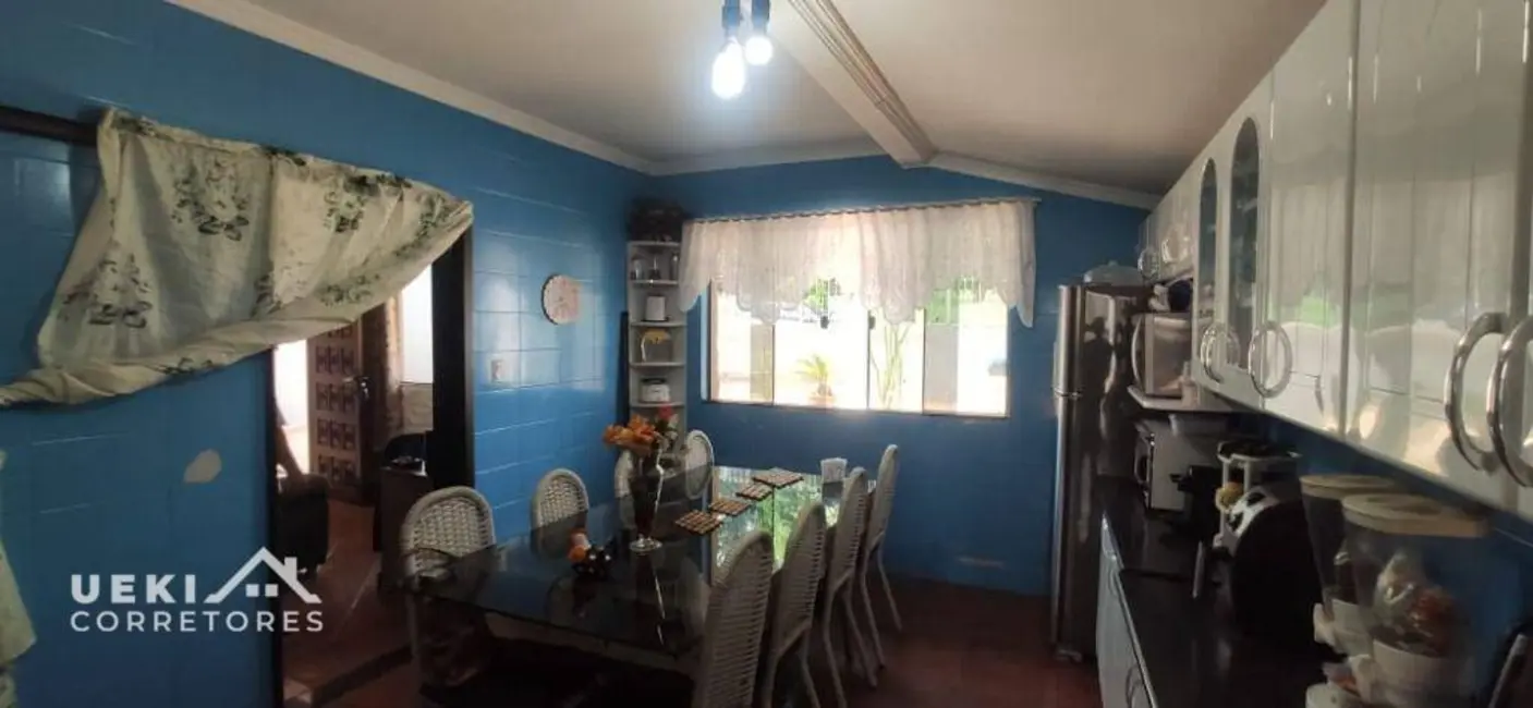 Casa com 3 quartos à venda, 200m2 em Conjunto Habitacional Maria Cecília Serrano de Oliveira, Londrina - PR - imagem 7 Foto 7 de Casa com 3 quartos à venda, 200m2 em Conjunto Habitacional Maria Cecília Serrano de Oliveira, Londrina - PR