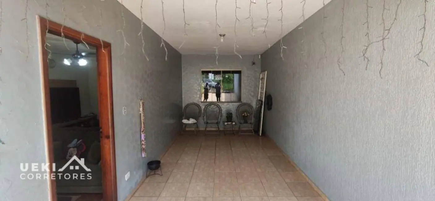 Casa com 3 quartos à venda, 200m2 em Conjunto Habitacional Maria Cecília Serrano de Oliveira, Londrina - PR - imagem 8 Foto 8 de Casa com 3 quartos à venda, 200m2 em Conjunto Habitacional Maria Cecília Serrano de Oliveira, Londrina - PR