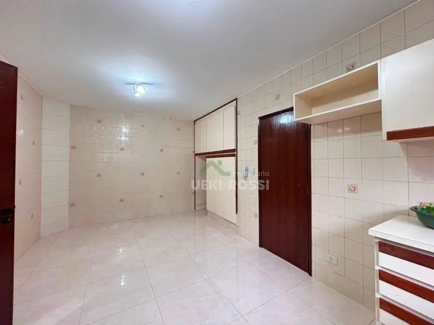 Foto 4 de Casa com 3 quartos à venda e para alugar, 525m2 em Dom Pedro, Londrina - PR