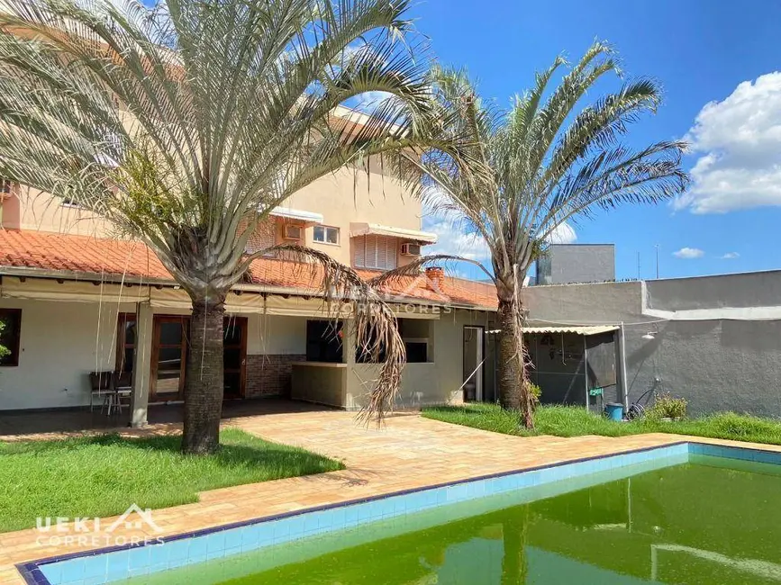 Casa com 3 quartos à venda, 525m2 em Dom Pedro, Londrina - PR - imagem 2 Foto 2 de Casa com 3 quartos à venda, 525m2 em Dom Pedro, Londrina - PR