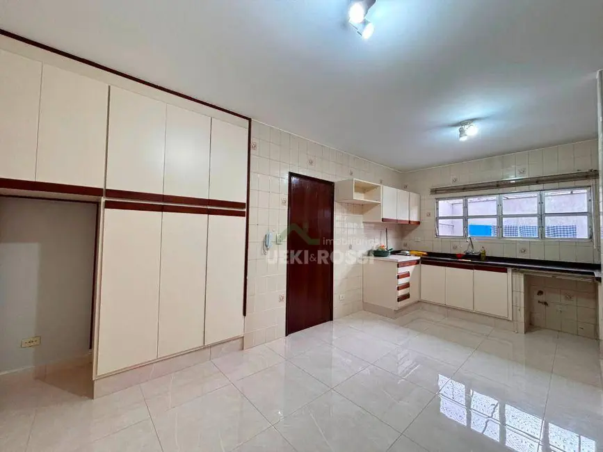 Foto 2 de Casa com 3 quartos à venda e para alugar, 525m2 em Dom Pedro, Londrina - PR