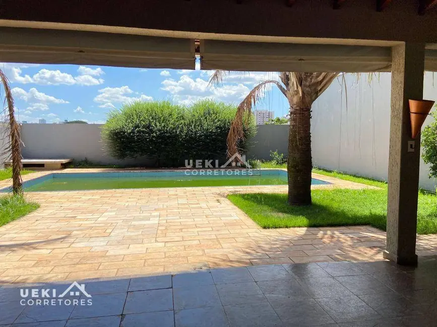 Casa com 3 quartos à venda, 525m2 em Dom Pedro, Londrina - PR - imagem 4 Foto 4 de Casa com 3 quartos à venda, 525m2 em Dom Pedro, Londrina - PR