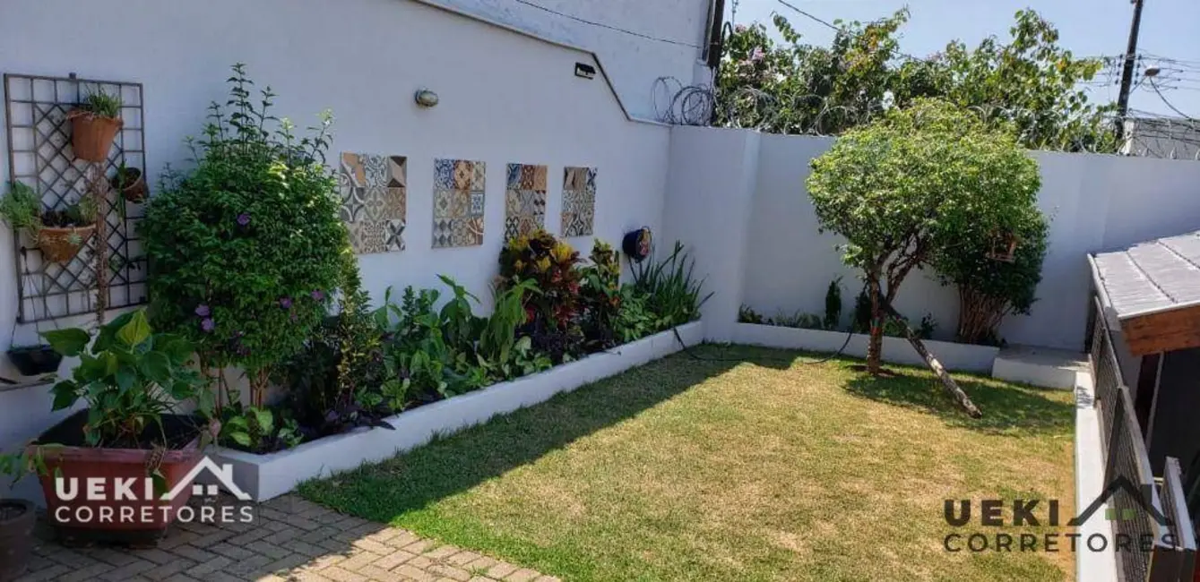 Casa com 3 quartos à venda, 254m2 em Cambezinho, Londrina - PR - imagem 3 Foto 3 de Casa com 3 quartos à venda, 254m2 em Cambezinho, Londrina - PR