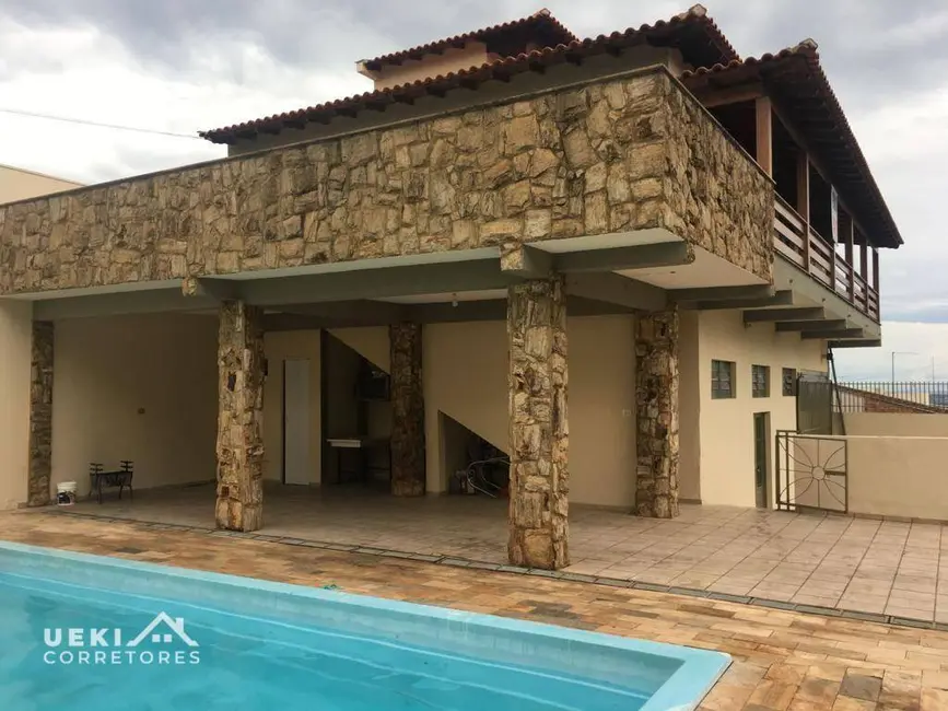 Casa com 3 quartos à venda, 317m2 em Aquilles Sthengel, Londrina - PR - imagem 1 Foto 1 de Casa com 3 quartos à venda, 317m2 em Aquilles Sthengel, Londrina - PR