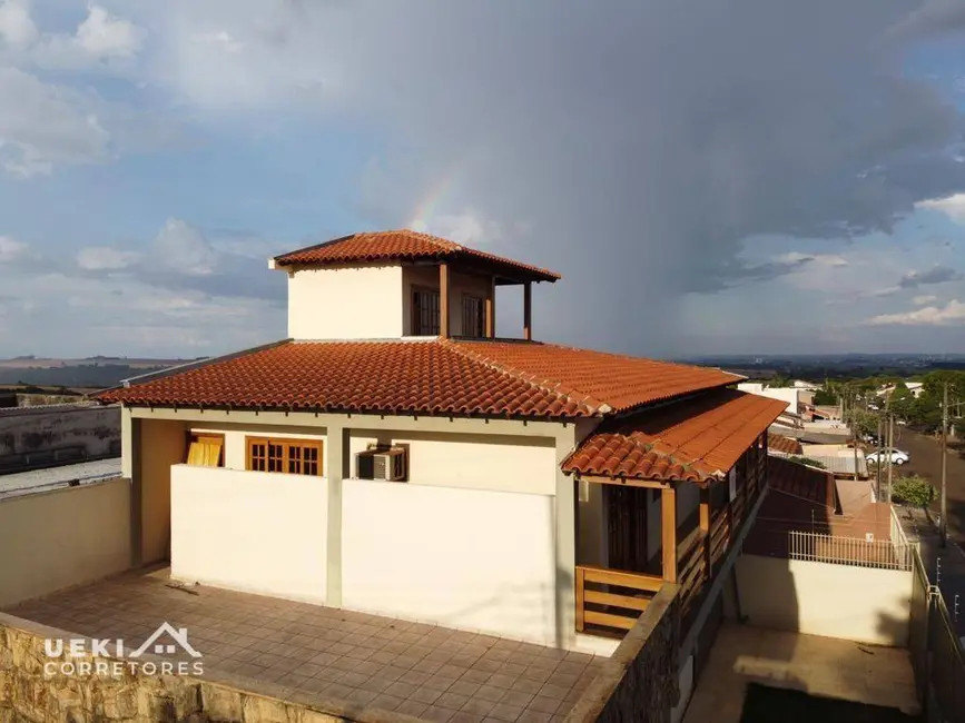 Casa com 3 quartos à venda, 317m2 em Aquilles Sthengel, Londrina - PR - imagem 2 Foto 2 de Casa com 3 quartos à venda, 317m2 em Aquilles Sthengel, Londrina - PR