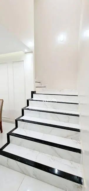 Casa com 3 quartos à venda, 180m2 em Portal de Versalhes 1, Londrina - PR - imagem 8 Foto 8 de Casa com 3 quartos à venda, 180m2 em Portal de Versalhes 1, Londrina - PR