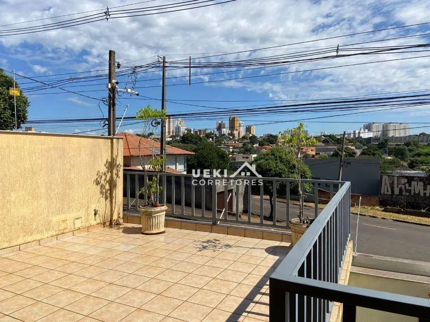 Casa com 5 quartos à venda, 275m2 em Califórnia, Londrina - PR - imagem 6 Foto 6 de Casa com 5 quartos à venda, 275m2 em Califórnia, Londrina - PR