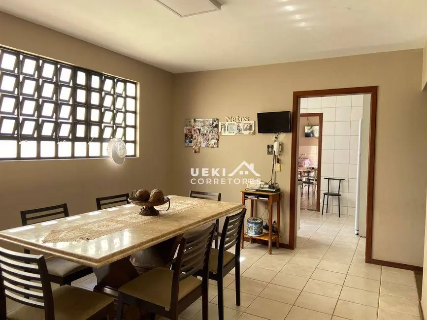 Casa com 5 quartos à venda, 275m2 em Califórnia, Londrina - PR - imagem 7 Foto 7 de Casa com 5 quartos à venda, 275m2 em Califórnia, Londrina - PR