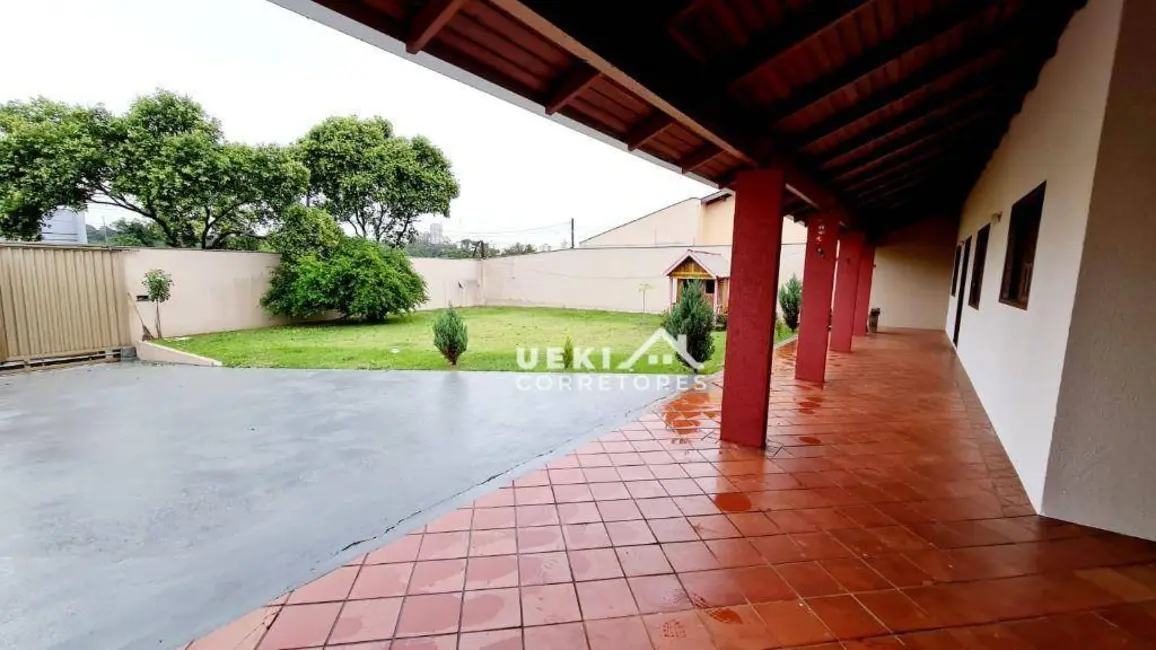 Foto 2 de Casa com 3 quartos à venda, 470m2 em Cambezinho, Londrina - PR