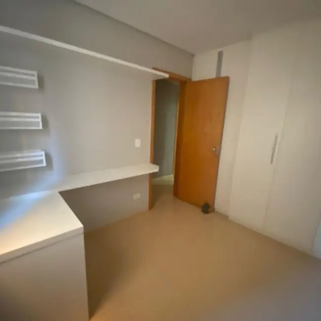 Apartamento com 3 quartos à venda, 147m2 em Centro, Londrina - PR - imagem 6 Foto 6 de Apartamento com 3 quartos à venda, 147m2 em Centro, Londrina - PR