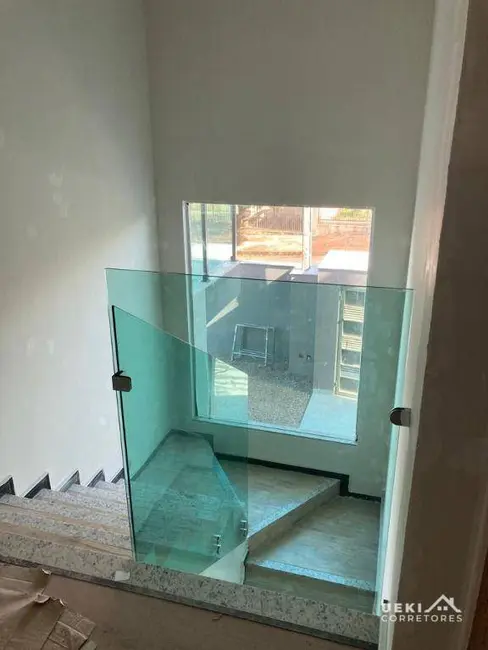 Casa com 3 quartos à venda, 225m2 em Jardim Tókio, Londrina - PR - imagem 8 Foto 8 de Casa com 3 quartos à venda, 225m2 em Jardim Tókio, Londrina - PR