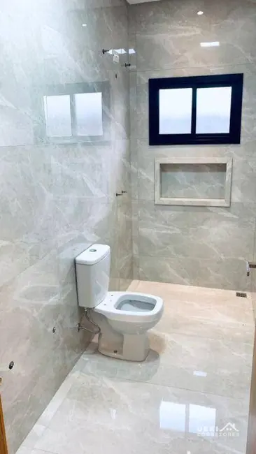 Casa de Condomínio com 3 quartos à venda, 250m2 em Londrina - PR - imagem 9 Foto 9 de Casa de Condomínio com 3 quartos à venda, 250m2 em Londrina - PR