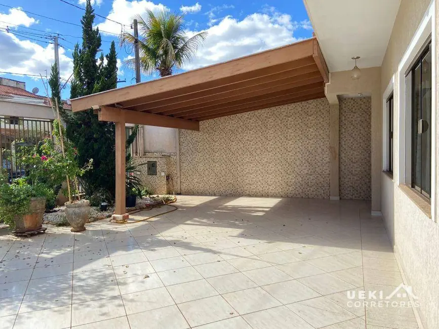 Casa com 3 quartos à venda, 287m2 em Igapó, Londrina - PR - imagem 5 Foto 5 de Casa com 3 quartos à venda, 287m2 em Igapó, Londrina - PR