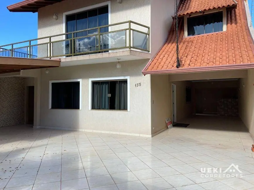 Casa com 3 quartos à venda, 287m2 em Igapó, Londrina - PR - imagem 3 Foto 3 de Casa com 3 quartos à venda, 287m2 em Igapó, Londrina - PR