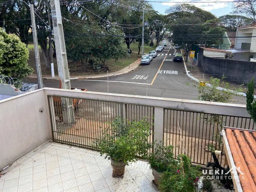 Casa com 3 quartos à venda, 287m2 em Igapó, Londrina - PR - imagem 9 Foto 9 de Casa com 3 quartos à venda, 287m2 em Igapó, Londrina - PR