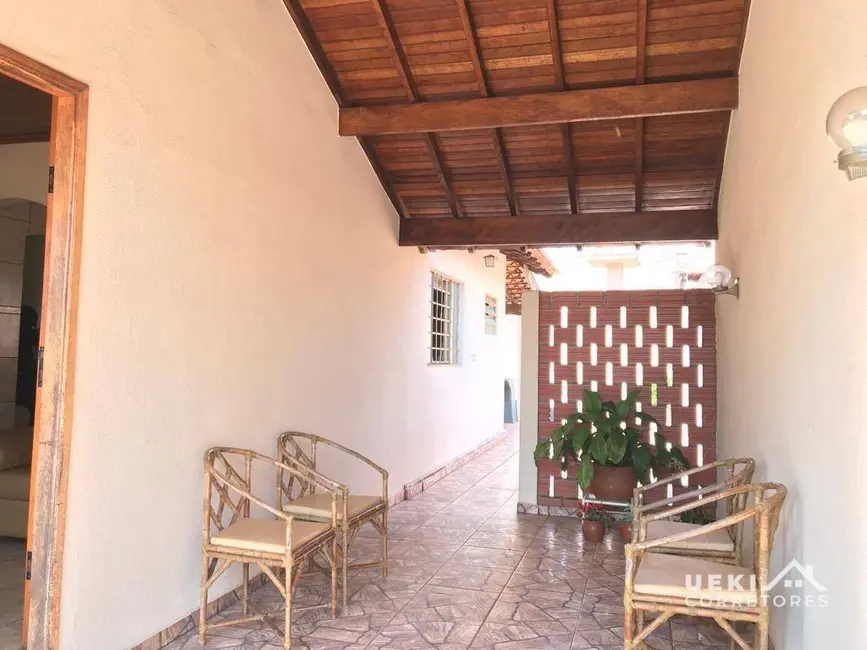 Casa com 2 quartos à venda, 303m2 em Jardim Alah, Londrina - PR - imagem 1 Foto 1 de Casa com 2 quartos à venda, 303m2 em Jardim Alah, Londrina - PR