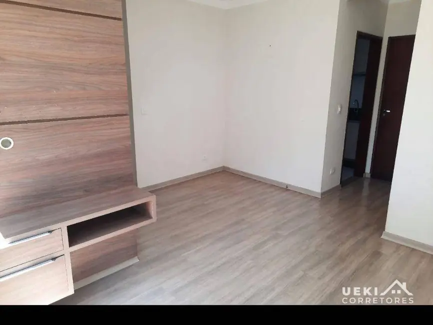 Foto 4 de Apartamento com 3 quartos para alugar, 76m2 em Cláudia, Londrina - PR