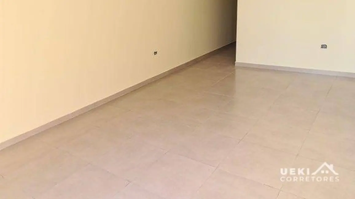 Casa com 3 quartos à venda, 150m2 em Londrina - PR - imagem 4 Foto 4 de Casa com 3 quartos à venda, 150m2 em Londrina - PR