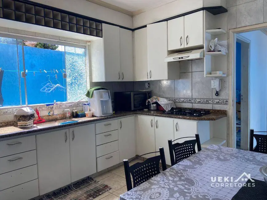 Casa com 3 quartos à venda, 330m2 em Jardim Kase, Londrina - PR - imagem 8 Foto 8 de Casa com 3 quartos à venda, 330m2 em Jardim Kase, Londrina - PR