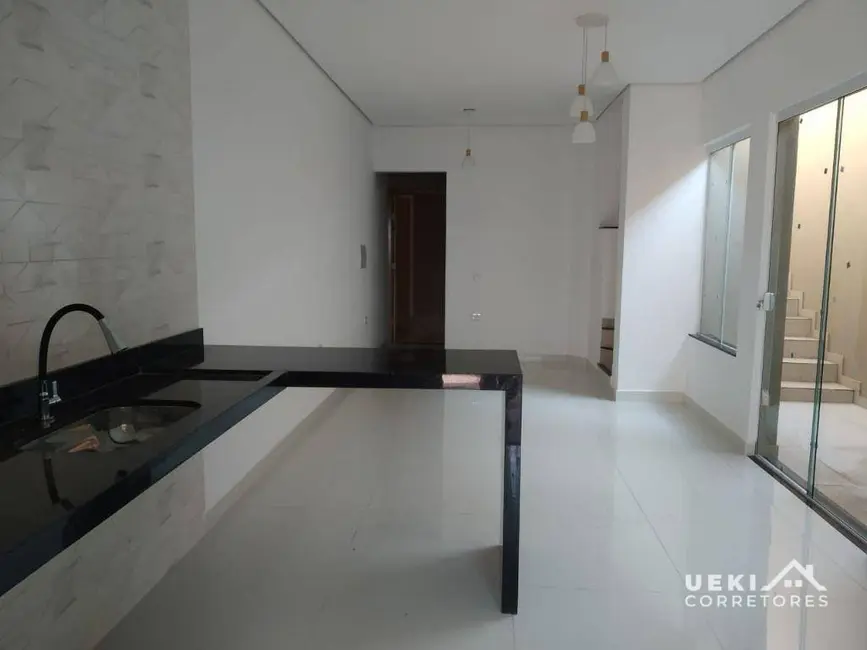 Casa com 4 quartos à venda, 125m2 em Portal de Versalhes 2, Londrina - PR - imagem 3 Foto 3 de Casa com 4 quartos à venda, 125m2 em Portal de Versalhes 2, Londrina - PR