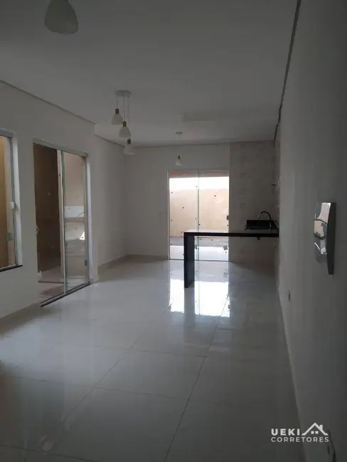Casa com 4 quartos à venda, 125m2 em Portal de Versalhes 2, Londrina - PR - imagem 4 Foto 4 de Casa com 4 quartos à venda, 125m2 em Portal de Versalhes 2, Londrina - PR