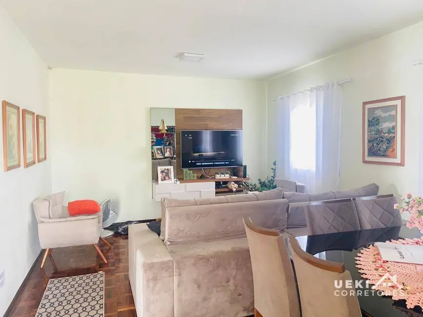 Casa com 5 quartos à venda, 352m2 em Erotildes, Londrina - PR - imagem 4 Foto 4 de Casa com 5 quartos à venda, 352m2 em Erotildes, Londrina - PR