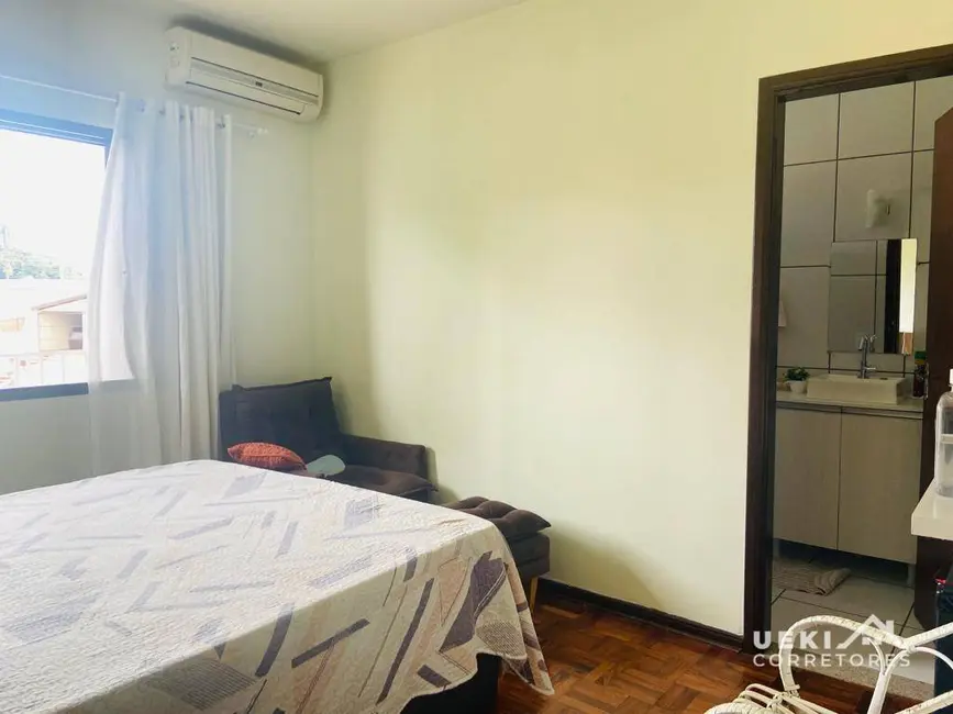 Casa com 5 quartos à venda, 352m2 em Erotildes, Londrina - PR - imagem 9 Foto 9 de Casa com 5 quartos à venda, 352m2 em Erotildes, Londrina - PR