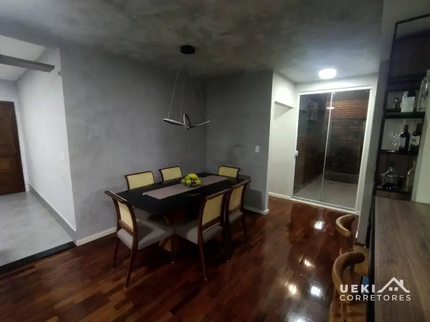 Casa com 3 quartos à venda, 452m2 em Bancários, Londrina - PR - imagem 4 Foto 4 de Casa com 3 quartos à venda, 452m2 em Bancários, Londrina - PR