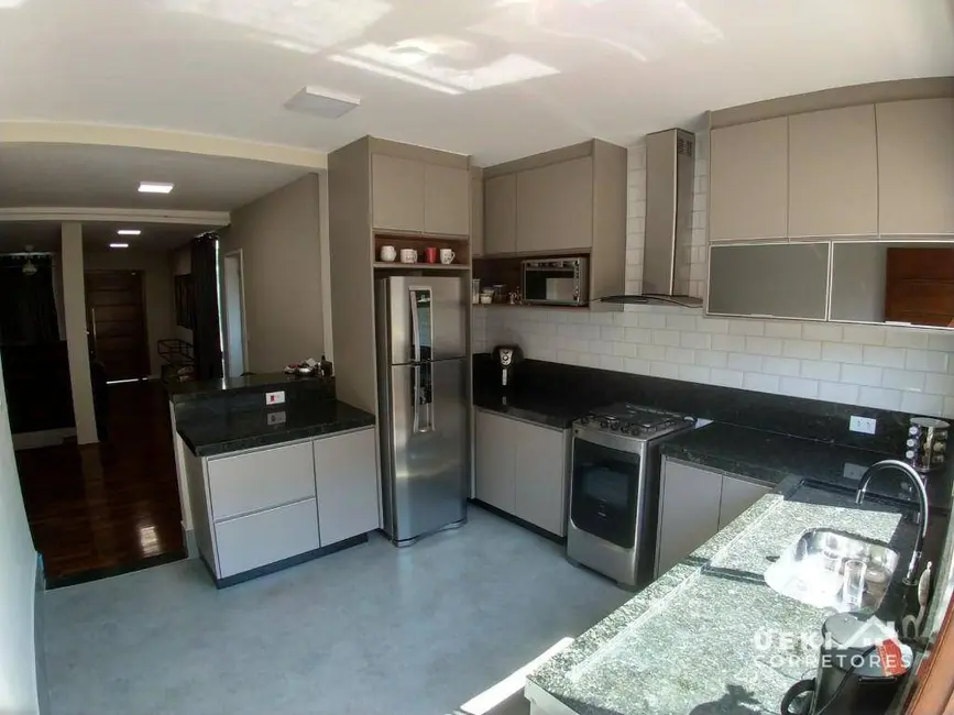 Casa com 3 quartos à venda, 452m2 em Bancários, Londrina - PR - imagem 5 Foto 5 de Casa com 3 quartos à venda, 452m2 em Bancários, Londrina - PR