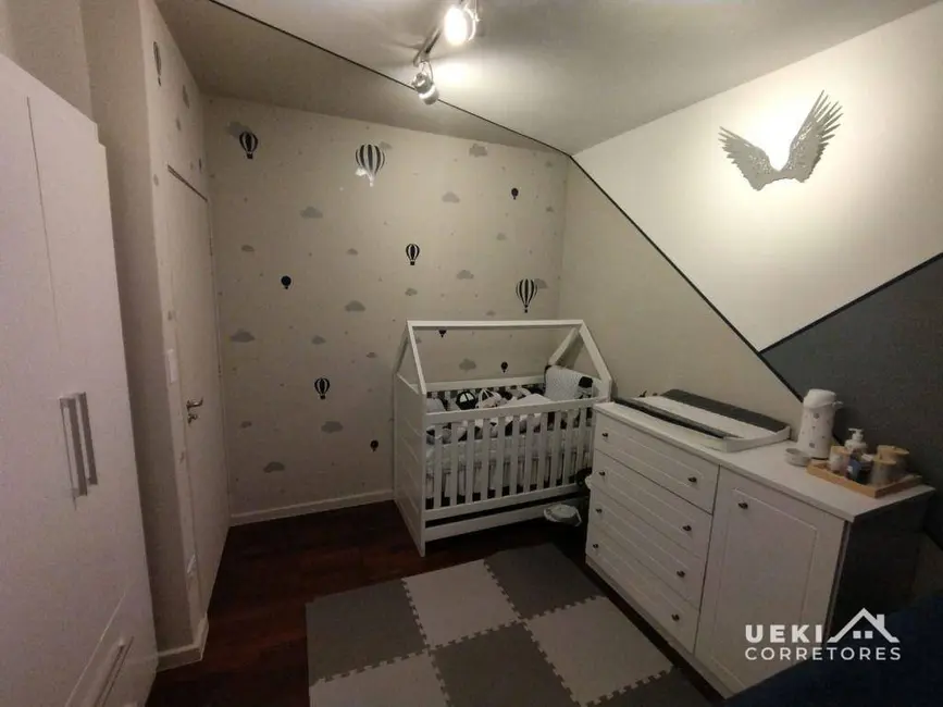 Casa com 3 quartos à venda, 452m2 em Bancários, Londrina - PR - imagem 8 Foto 8 de Casa com 3 quartos à venda, 452m2 em Bancários, Londrina - PR