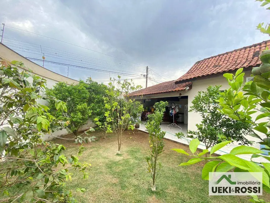 Casa com 3 quartos à venda, 330m2 em Igapó, Londrina - PR - imagem 5 Foto 5 de Casa com 3 quartos à venda, 330m2 em Igapó, Londrina - PR