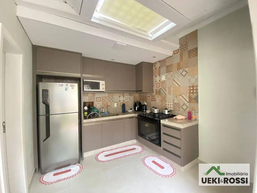 Casa com 3 quartos à venda, 330m2 em Igapó, Londrina - PR - imagem 4 Foto 4 de Casa com 3 quartos à venda, 330m2 em Igapó, Londrina - PR