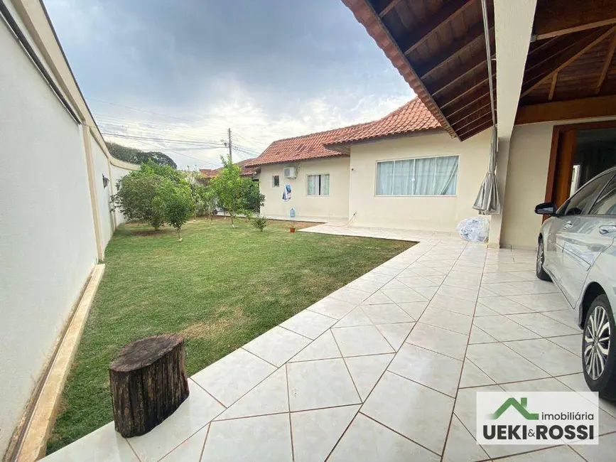Casa com 3 quartos à venda, 330m2 em Igapó, Londrina - PR - imagem 8 Foto 8 de Casa com 3 quartos à venda, 330m2 em Igapó, Londrina - PR