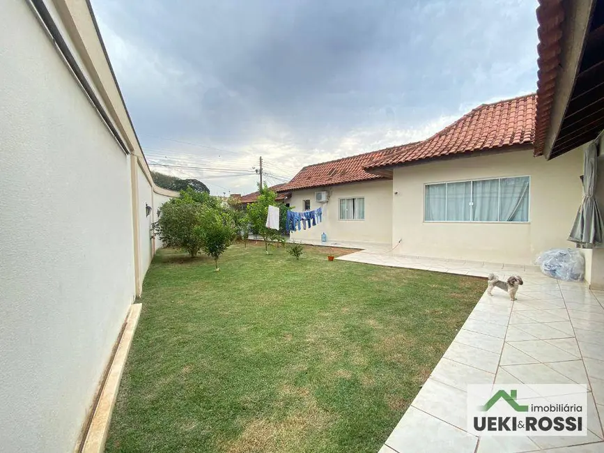 Casa com 3 quartos à venda, 330m2 em Igapó, Londrina - PR - imagem 3 Foto 3 de Casa com 3 quartos à venda, 330m2 em Igapó, Londrina - PR