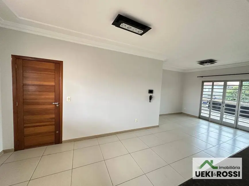 Casa com 3 quartos à venda, 390m2 em Londrina - PR - imagem 6 Foto 6 de Casa com 3 quartos à venda, 390m2 em Londrina - PR