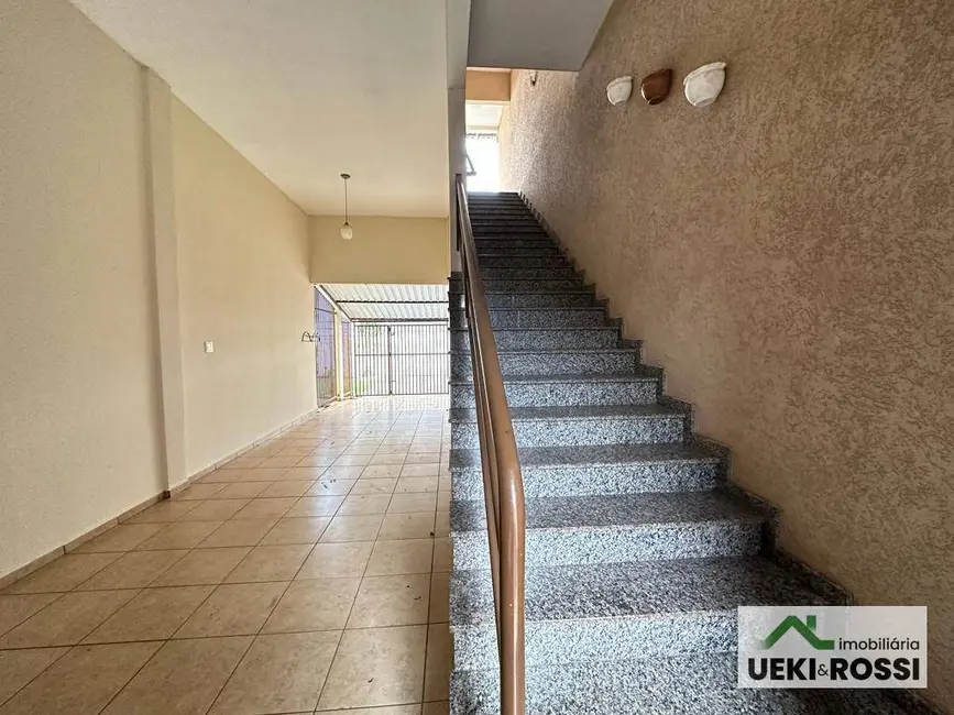 Casa com 3 quartos à venda, 390m2 em Londrina - PR - imagem 3 Foto 3 de Casa com 3 quartos à venda, 390m2 em Londrina - PR