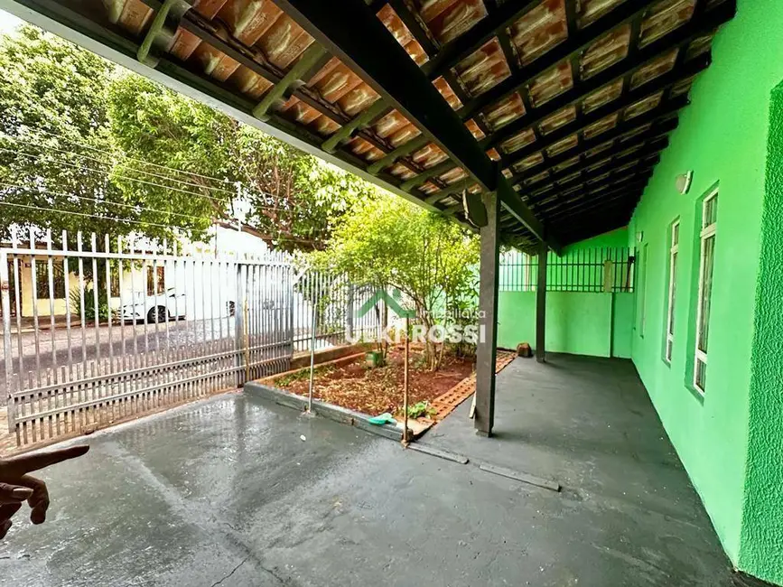 Foto 2 de Casa com 2 quartos à venda, 330m2 em Londrina - PR