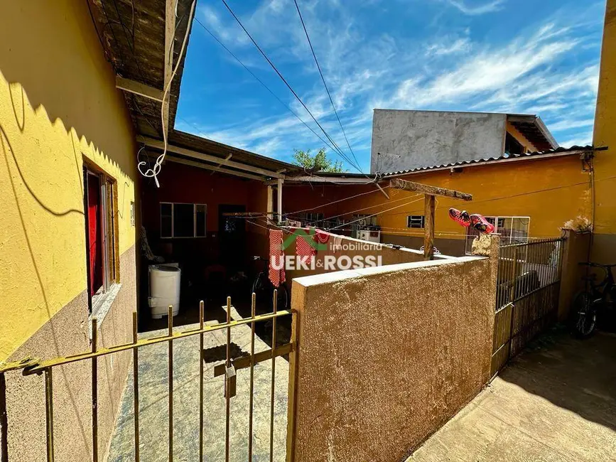 Casa com 2 quartos à venda, 435m2 em Londrina - PR - imagem 5 Foto 5 de Casa com 2 quartos à venda, 435m2 em Londrina - PR