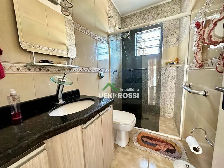 Casa com 2 quartos à venda, 325m2 em Londrina - PR - imagem 7 Foto 7 de Casa com 2 quartos à venda, 325m2 em Londrina - PR