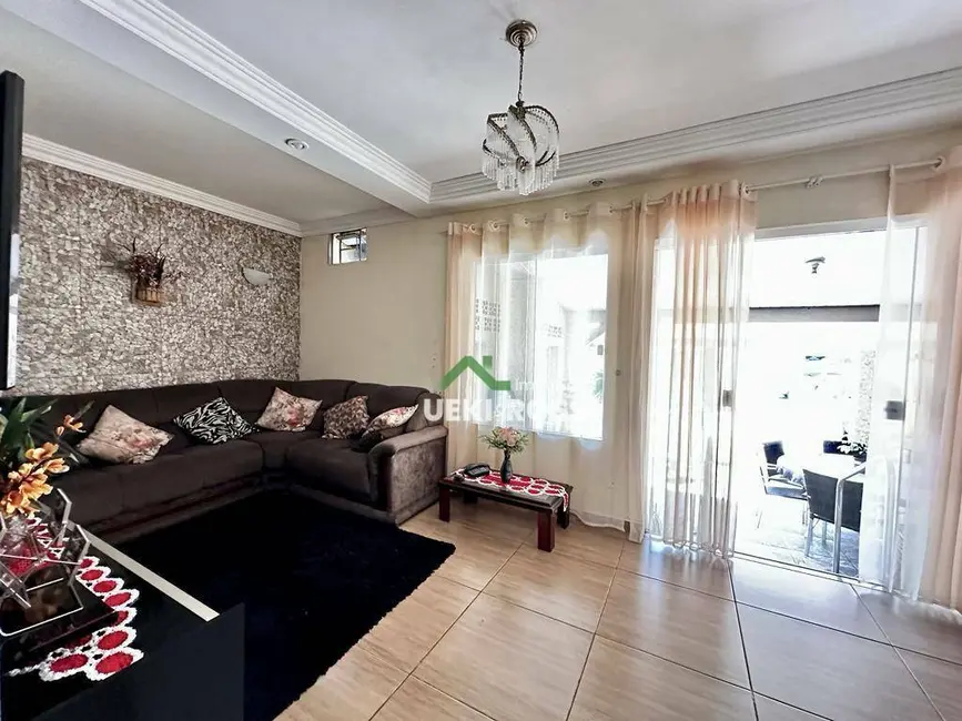 Casa com 2 quartos à venda, 325m2 em Londrina - PR - imagem 3 Foto 3 de Casa com 2 quartos à venda, 325m2 em Londrina - PR
