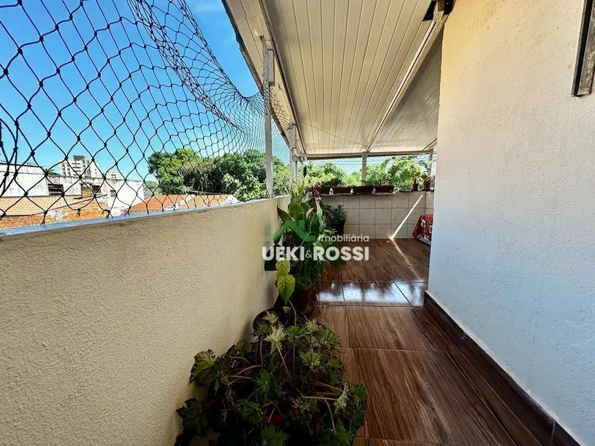 Casa com 2 quartos à venda, 325m2 em Londrina - PR - imagem 9 Foto 9 de Casa com 2 quartos à venda, 325m2 em Londrina - PR