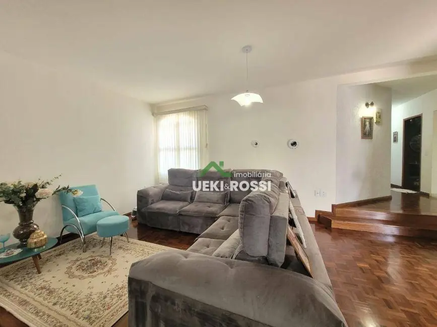 Foto 2 de Casa com 4 quartos à venda, 354m2 em Londrina - PR