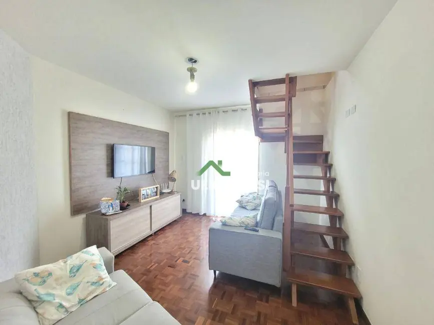 Casa com 4 quartos à venda, 354m2 em Londrina - PR - imagem 4 Foto 4 de Casa com 4 quartos à venda, 354m2 em Londrina - PR